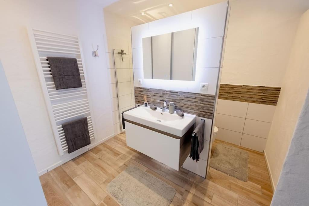 Racing-Apartment Herresbach Buitenkant foto